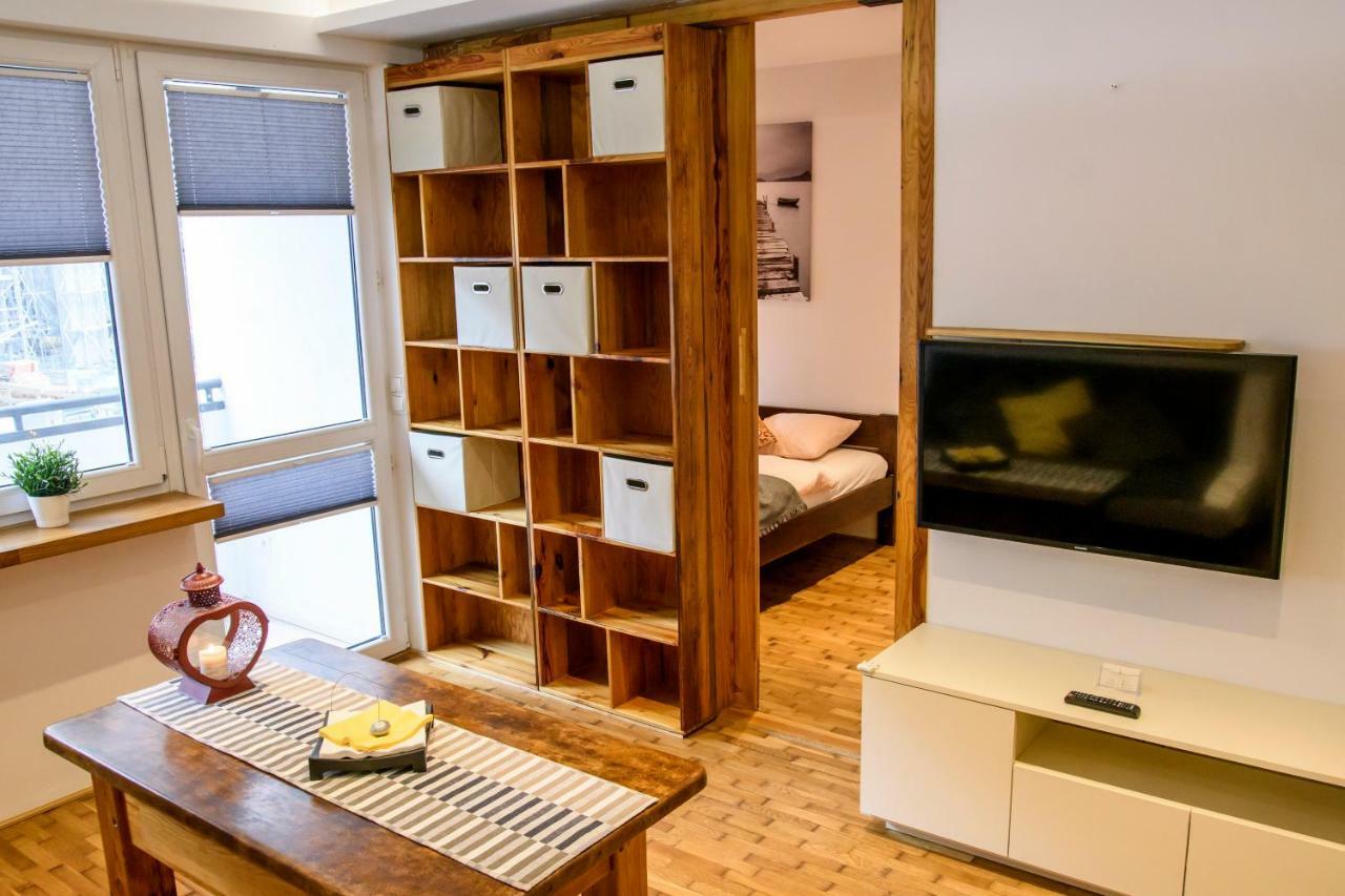 ワルシャワChmielna Wood Luxアパートメント エクステリア 写真